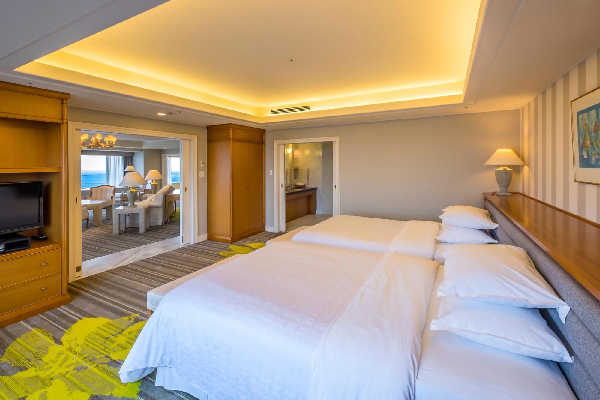 Sheraton Grande Ocean Resort Миядзаки Экстерьер фото